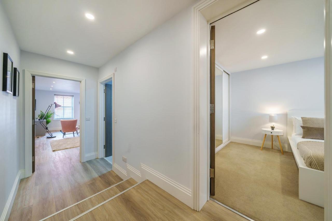 Smart Living By Lawsons Apartment Windsor Exterior photo